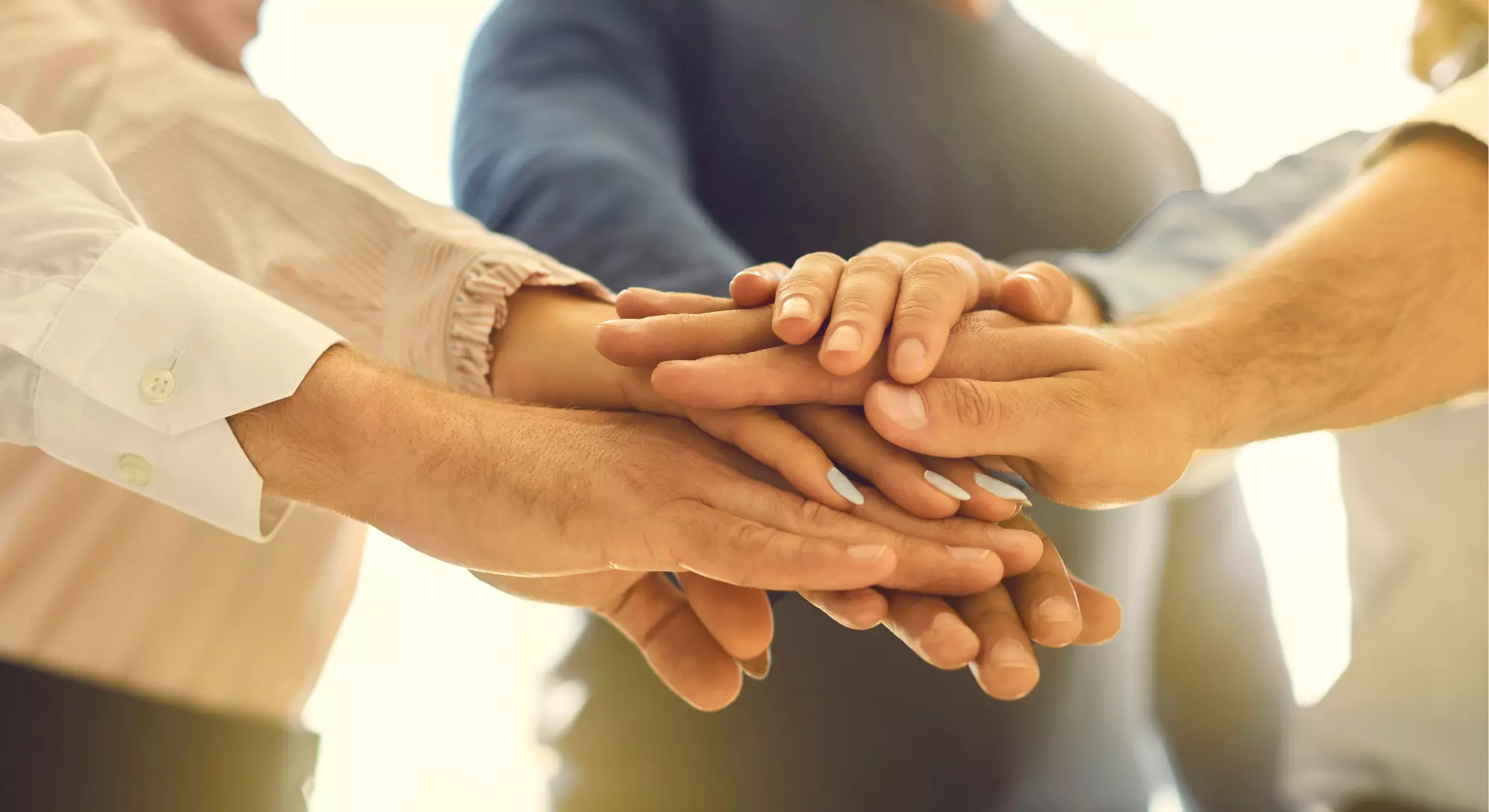laurianter-sens-bilan-competence-reconversion-professionnelle-brive-correze-00012 ensemble unis mains